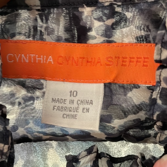 100% Silk Chiffon Abstract Animal Print Ruffle Blouse - Picture 4 of 6